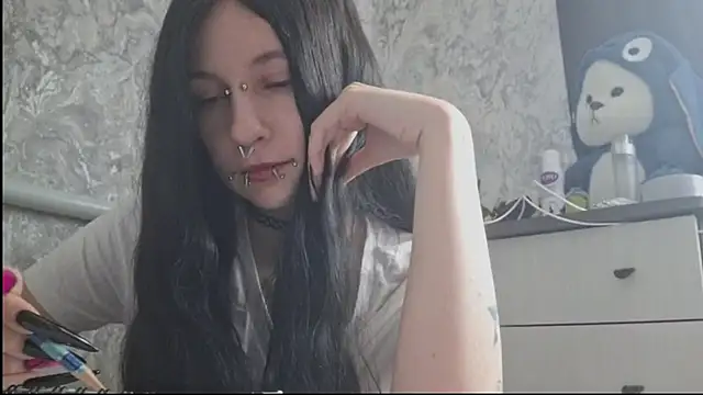 KrissyHiott online show from 1, 6, 2026