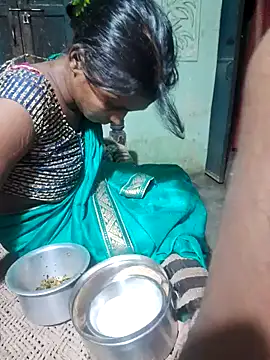 Snapshot of desiwife123coupl chatting on 28, 6, 2026 desiwife123coupl online show from 28, 6, 2026