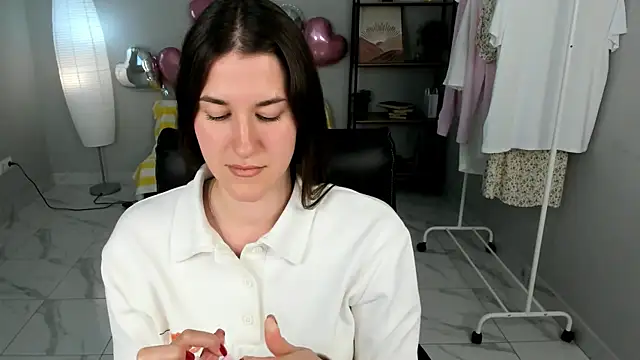 Elizabeth Kim online show from 1, 6, 2026