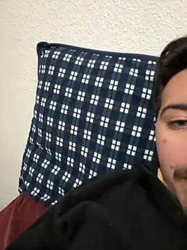 Deliciinha2 online show from 15, 6, 2026