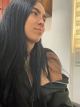 Snapshot of Sara_fernandez- chatting on 7, 7, 2026 Sara fernandez- online show from 7, 7, 2026