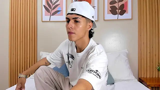Snapshot of Axel_Mendozaa chatting on 6, 6, 2026 Axel Mendozaa online show from 6, 6, 2026