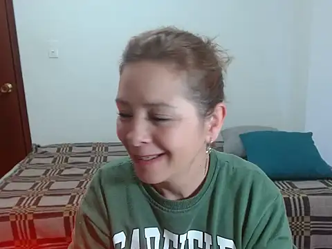 Chiquisexy1 online show from 19, 6, 2026