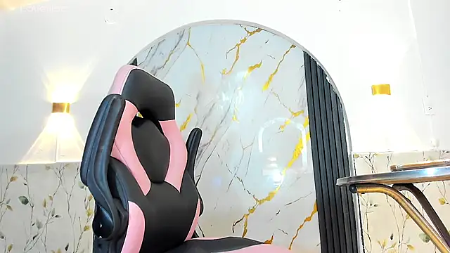 Snapshot of zendaya_colette chatting on 10, 7, 2026 zendaya colette online show from 10, 7, 2026