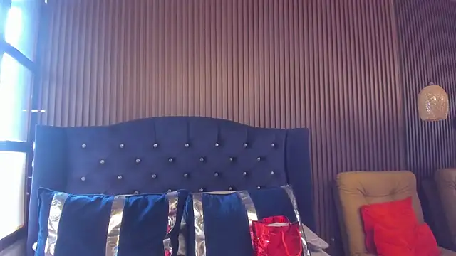 Chloe Belll online show from 30, 6, 2026
