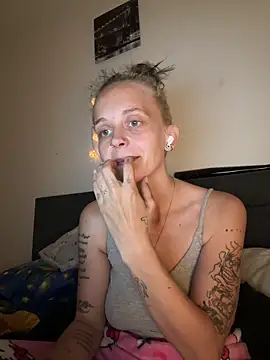 LillyWannaPlay online show from 15, 6, 2026