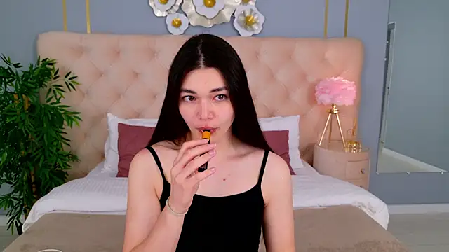 MaddieMeyer online show from 13, 6, 2026