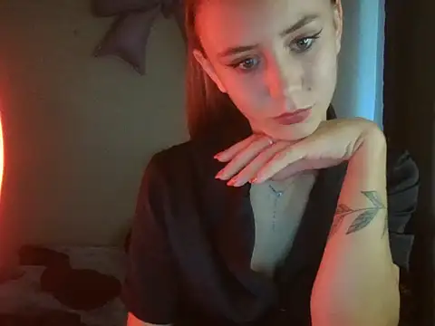 Snapshot of MyLittle_Flame_ chatting on 4, 7, 2026 MyLittle Flame online show from 4, 7, 2026