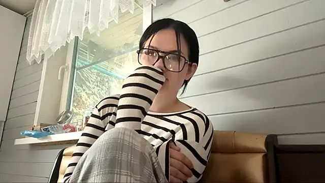 AnnelieseRamirel online show from 17, 6, 2026