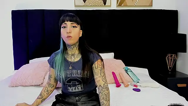 izzy moon7 online show from 20, 6, 2026