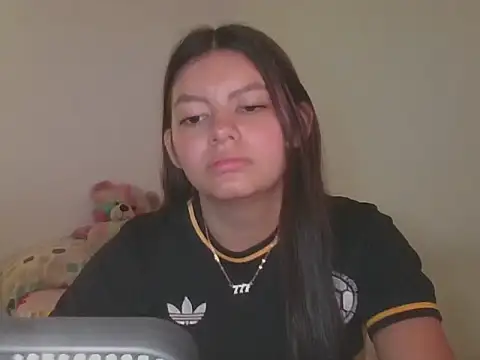 sophie andradee  online show from 23, 6, 2026