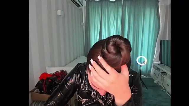LatexDominatrix online show from 15, 7, 2026