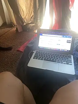 BRATTYSPOILEDDOMQUEEN online show from 8, 7, 2026