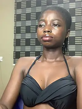 petiteebonyxx online show from 15, 7, 2026