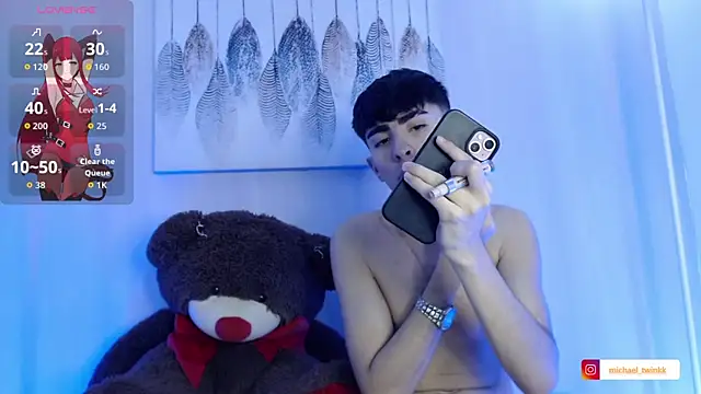 Michaell and twink online show from 20, 7, 2026