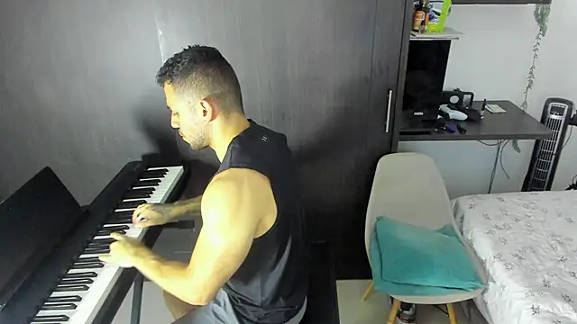 logan smith online show from 25, 5, 2026