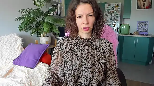 ChristinaGlory online show from 4, 6, 2026