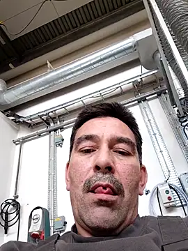 Snapshot of dick81 chatting on 15, 5, 2026 dick81 online show from 15, 5, 2026