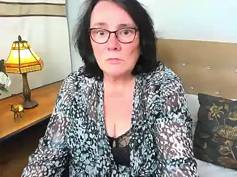 Snapshot of DorisDesire chatting on 13, 5, 2026 DorisDesire online show from 13, 5, 2026
