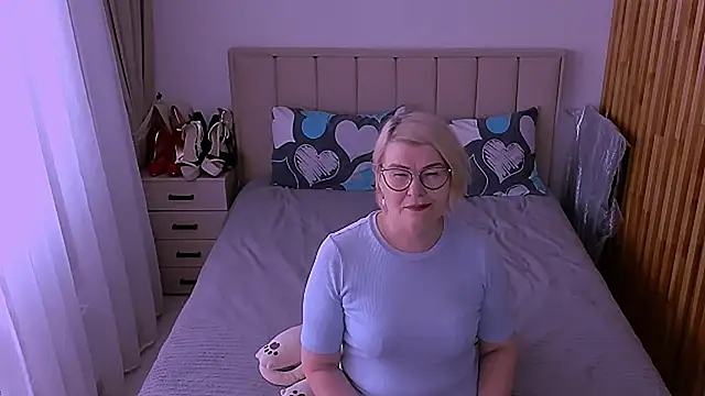 sabrinamacmarren online show from 15, 6, 2026