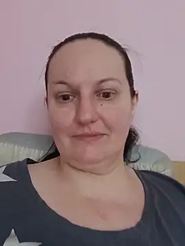 BustyLadyAlma online show from 13, 6, 2026