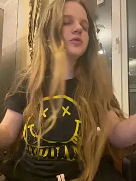 Snapshot of -MimmiLissa- chatting on 28, 4, 2026 -MimmiLissa- online show from 28, 4, 2026