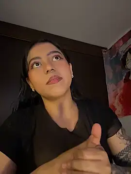 Naiara sex online show from 18, 6, 2026
