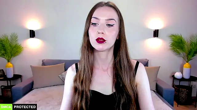 TheWoman   online show from 8, 6, 2026