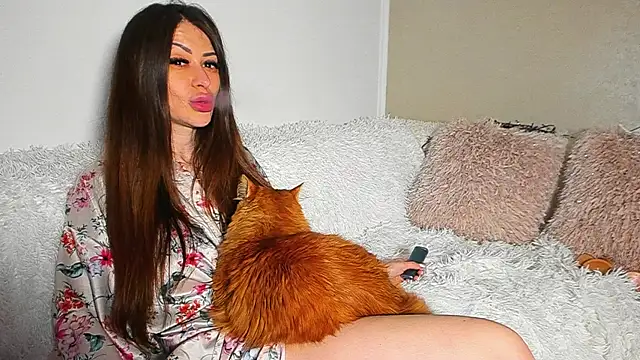 BrianaDiamondXXX online show from 10, 6, 2026