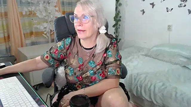 Ghertrude52 online show from 15, 6, 2026