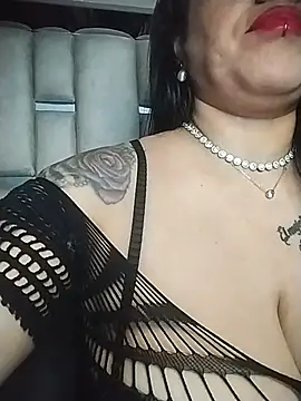chelaqueen  online show from 11, 6, 2026