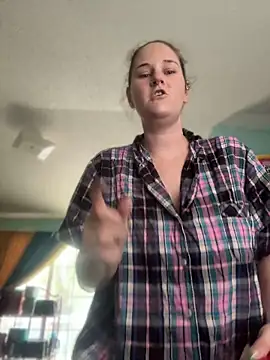 lolabunny9 online show from 7, 6, 2026
