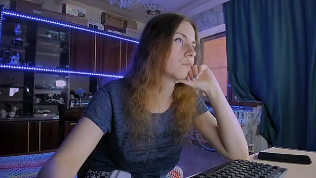 Snapshot of pa1e_pr1ncess chatting on 4, 6, 2026 pa1e pr1ncess online show from 4, 6, 2026