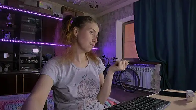 Snapshot of pa1e_pr1ncess chatting on 7, 6, 2026 pa1e pr1ncess online show from 7, 6, 2026