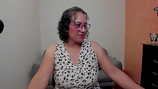 scarlet wet online show from 19, 6, 2026