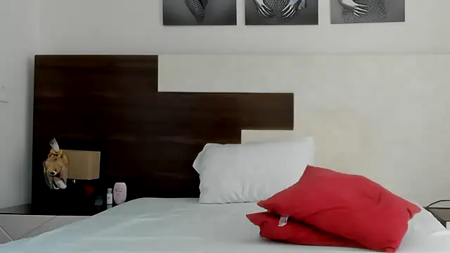 SexyCaitlynHot online show from 9, 6, 2026