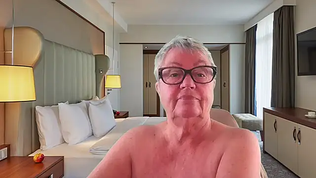 GrannyChrissy68 online show from 9, 6, 2026
