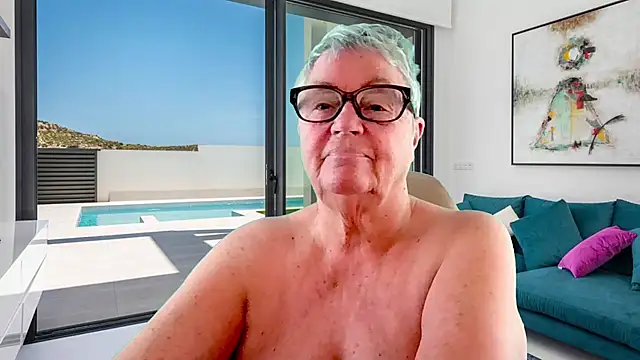 GrannyChrissy68 online show from 14, 6, 2026