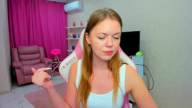 Strawberrye online show from 9, 6, 2026