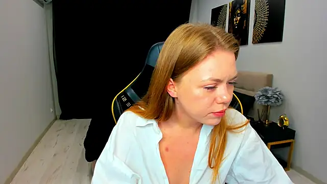 Strawberrye online show from 23, 6, 2026