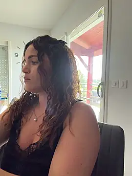 Clara-xoxo online show from 16, 6, 2026