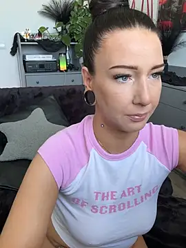 Trixie-Tainted online show from 22, 6, 2026