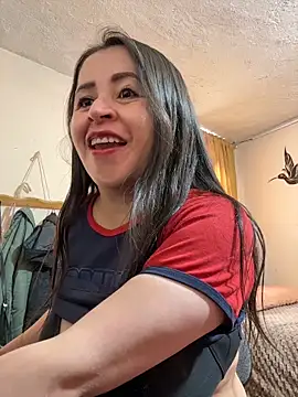 latinfemale online show from 15, 6, 2026