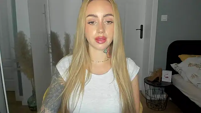 sexyCoralie online show from 11, 6, 2026