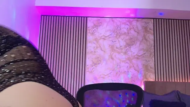 JuliRamirez online show from 15, 6, 2026