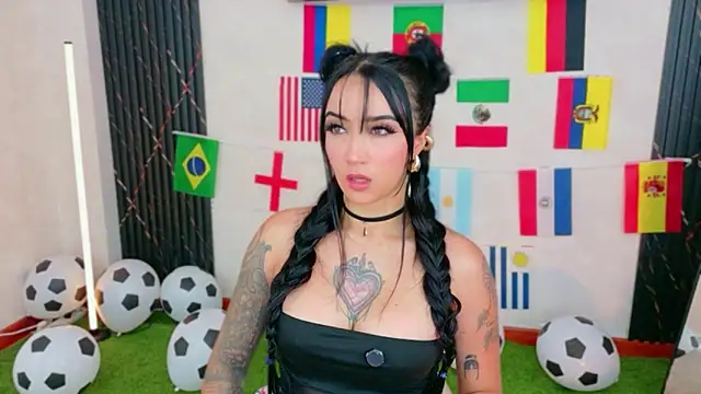 EmmyEvans1 online show from 19, 6, 2026
