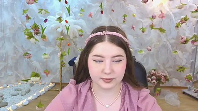 NicoleFoxery online show from 9, 6, 2026