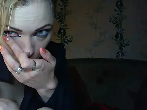 Snapshot of WildMissNiks chatting on 11, 6, 2026 WildMissNiks online show from 11, 6, 2026