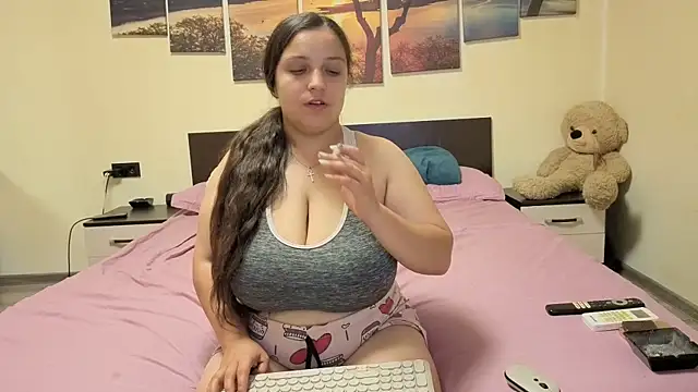 adelline online show from 12, 6, 2026