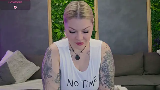Raven Luna online show from 11, 5, 2026